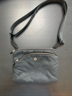 Lululemon Athletica City Adventurer crossbody bag - black
